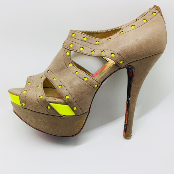 Betseyville Betsey Johnson Stiletto - Picture 3 of 6